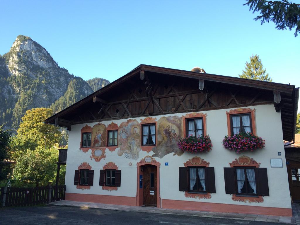 Ferienwohnungen Im Lueftlmalereck, Mussldomahaus Oberammergau Ngoại thất bức ảnh